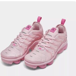 Nike Women's Soft Pink Sneakers